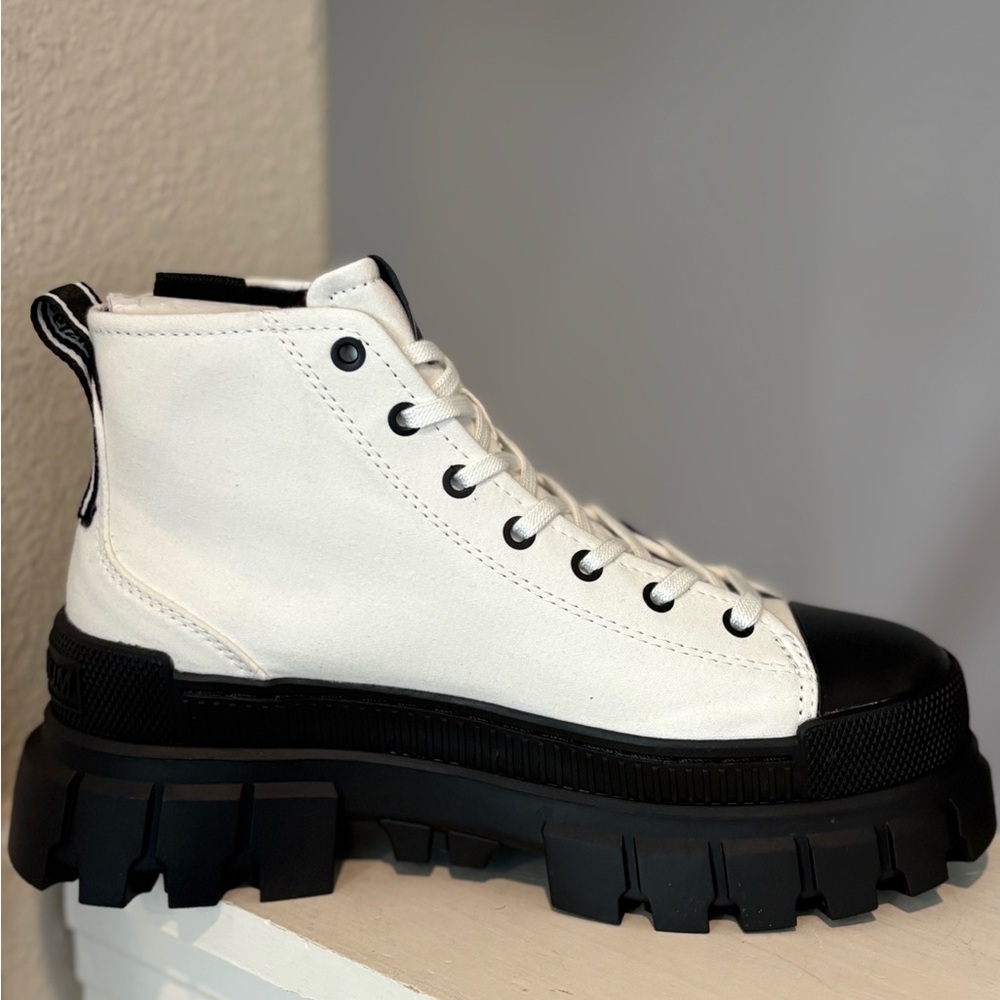 Palladium Revolt Hi TX Star White Platform Boot / 97242-116-M / Womens Size 6.5 - Picture 3 of 9